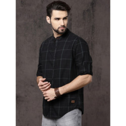 Time Travlr Men Black & Green Checked Casual Sustainable Shirt