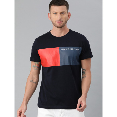 Men Navy Blue & Red Colourblocked Round Neck T-shirt
