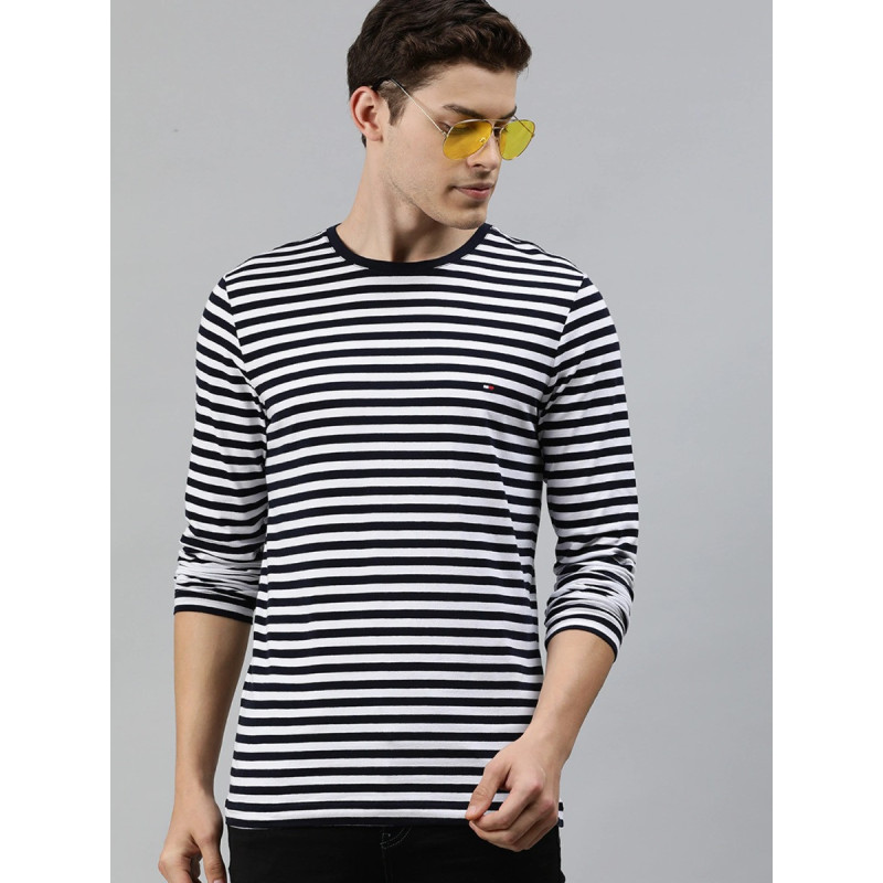 Men Navy Blue Solid Round Neck T-shirt